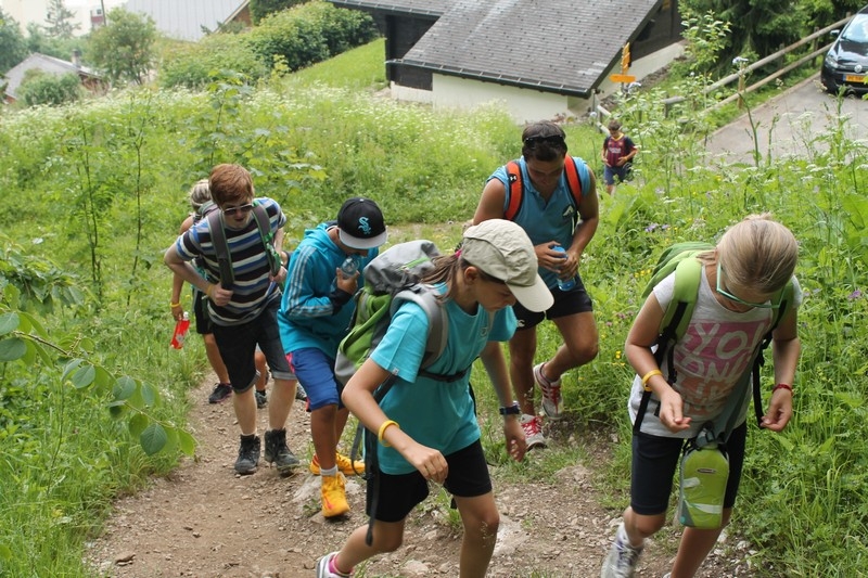 Village Camps International Summer Camp Leysin, Switzerland 2026-08-15 https://www.villagecamps.com/journals_admin/images/683-16-hike (9).jpg